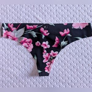 NWT La Vie En Rose | Black and Pink Floral Seemless Thong